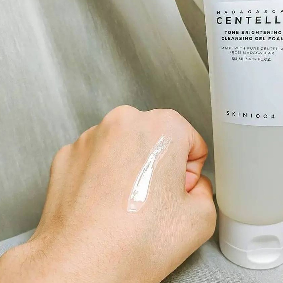 Sữa Rửa Mặt Sáng Da Skin1004 Madagascar Centella Tone Brightening Cleansing Gel Foam