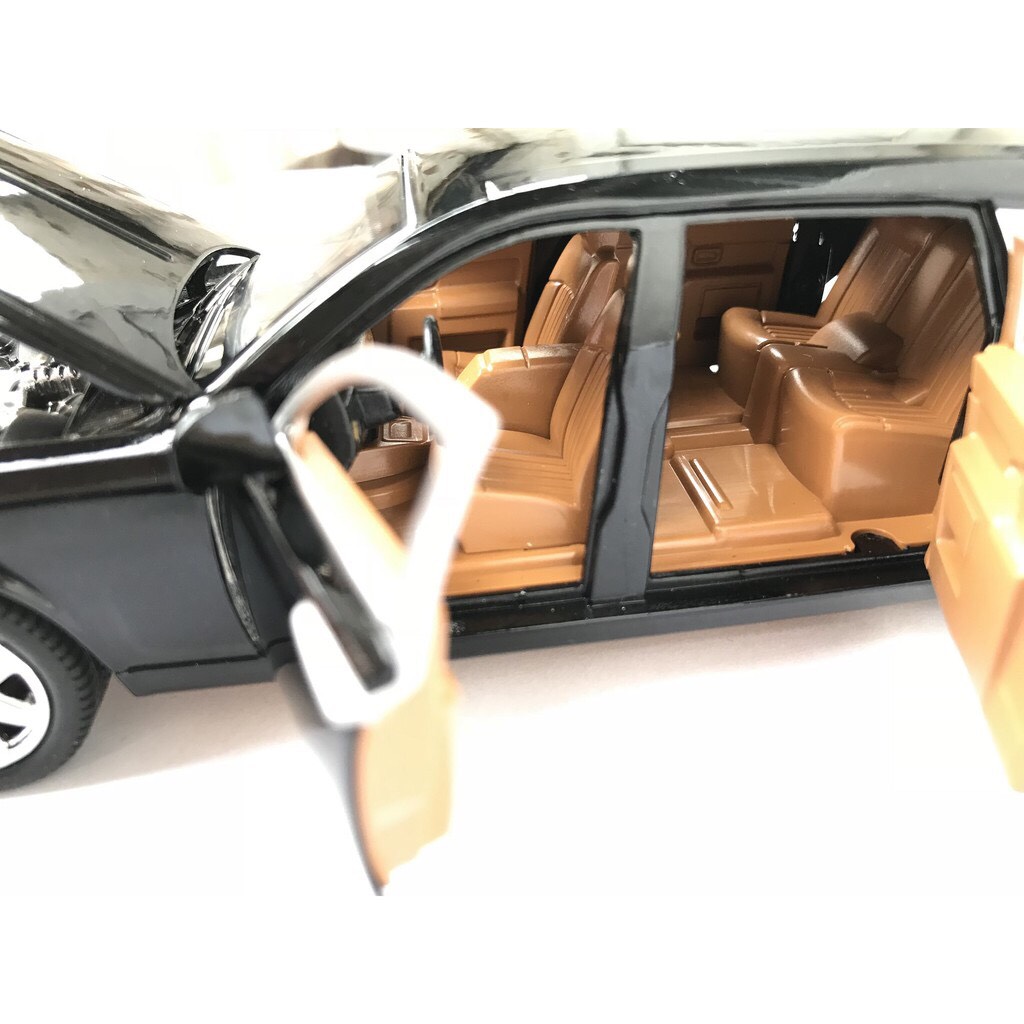 Xe ô tô Rolls Royce Phantom tỉ lệ 1:24 khung thép, sơn tĩnh điện màu đen