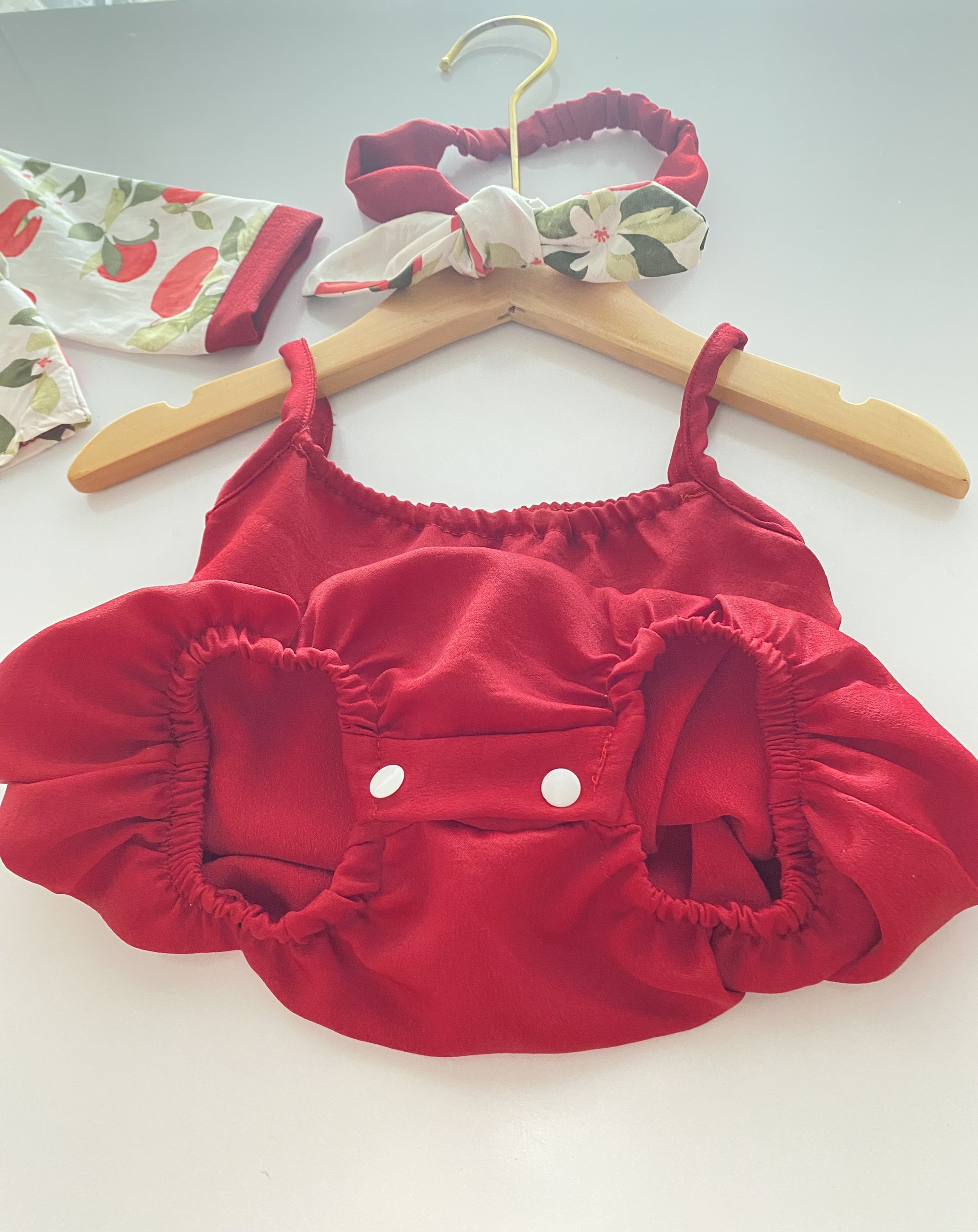 Body hanbok đỏ 3 chi tiết cực sịn sò đốn tim các mẹ