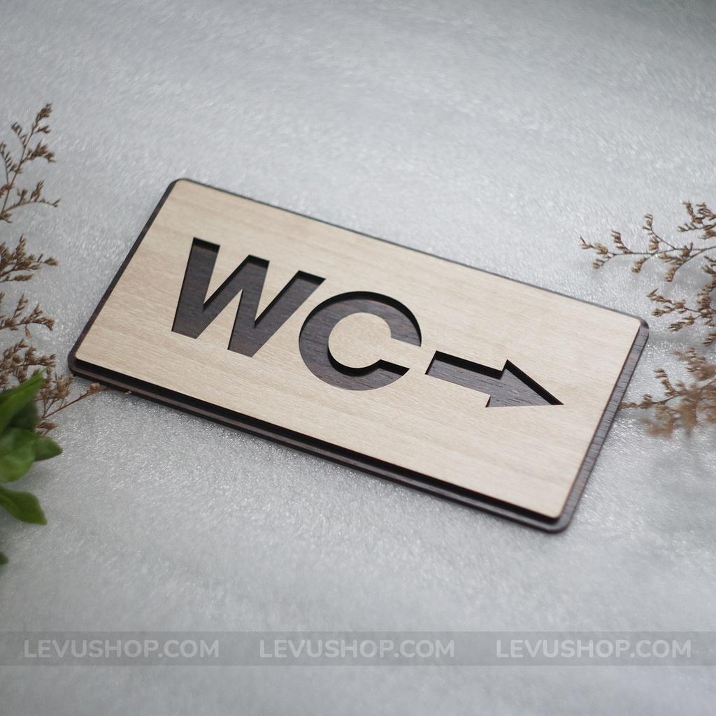 Bảng gỗ WC dán tường có mũi tên chỉ hướng nhà vệ sinh LEVU-TL06