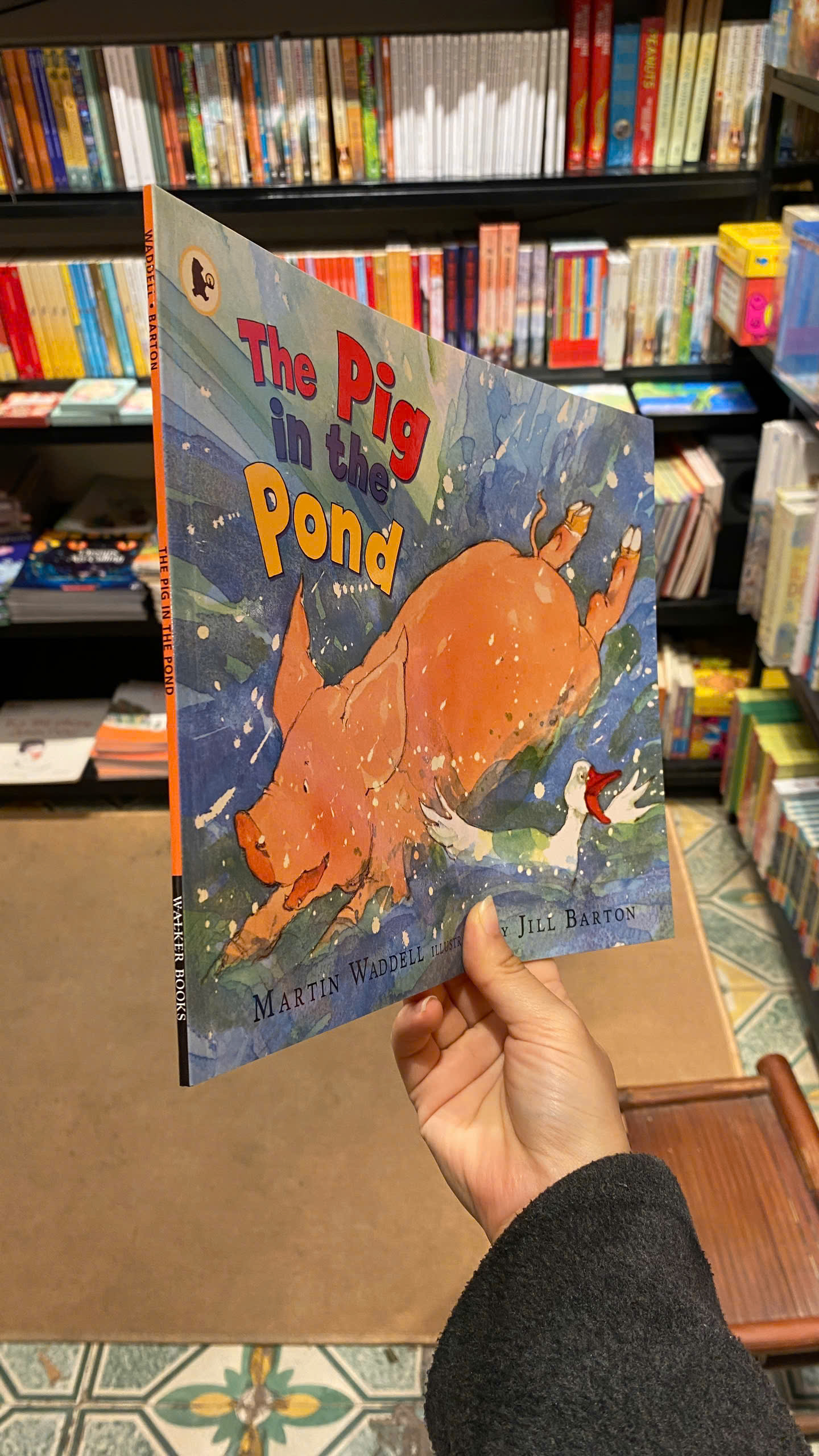 Sách - The Pig in the Pond by Martin Waddell | Children's English Picture Book