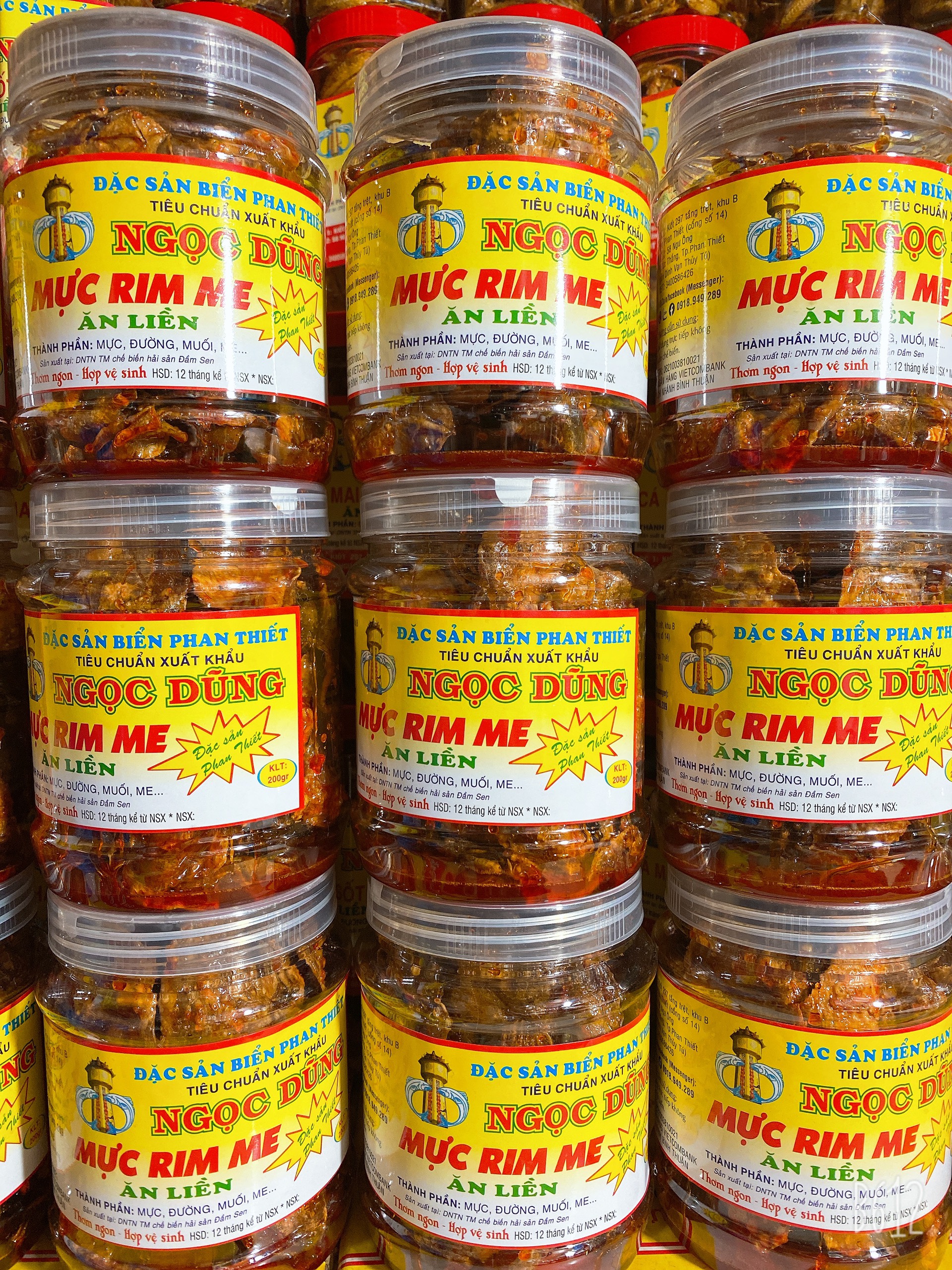 Mực Rim Me đã chế biến ăn liền hộp 1kg là món ăn ngon ơi là ngon của shop Đặc Sản Biển Phan Thiết NGỌC DŨNG. Hạn sử dụng 6 tháng kể từ ngày đặt hàng