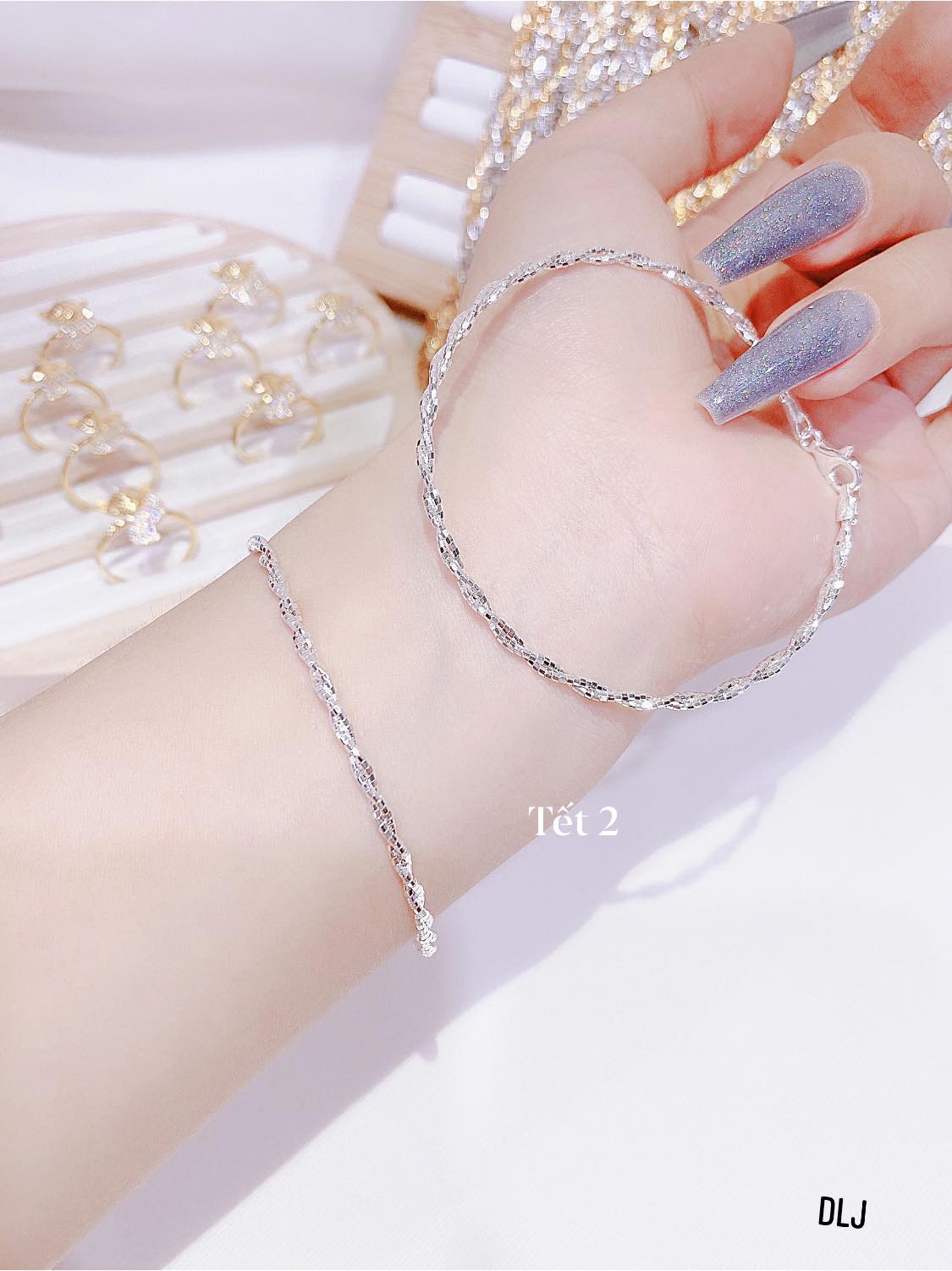 Vòng tay bạc xỏ charm dày dặn