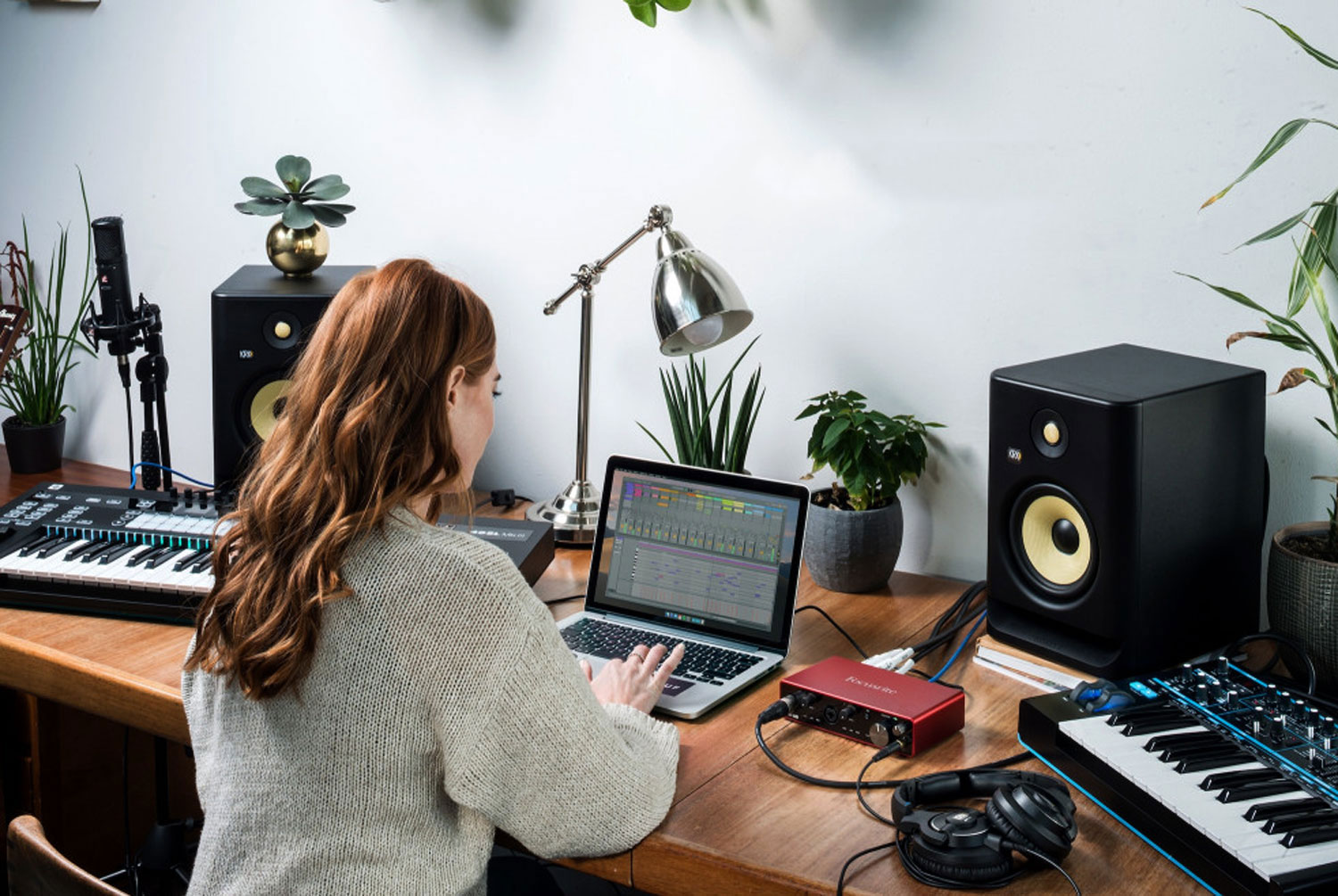 Focusrite Scarlett 4i4 Gen 3 Sound Card Âm Thanh Hàng Chính Hãng - Focus USB Audio Interface SoundCard  (3rd - Gen3) - Kèm Móng Gẩy DreamMaker