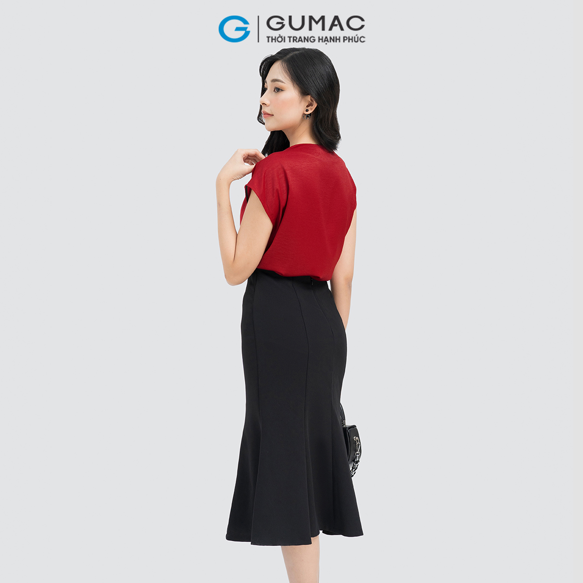 Áo xếp vai đính ngọc GUMAC AD04058