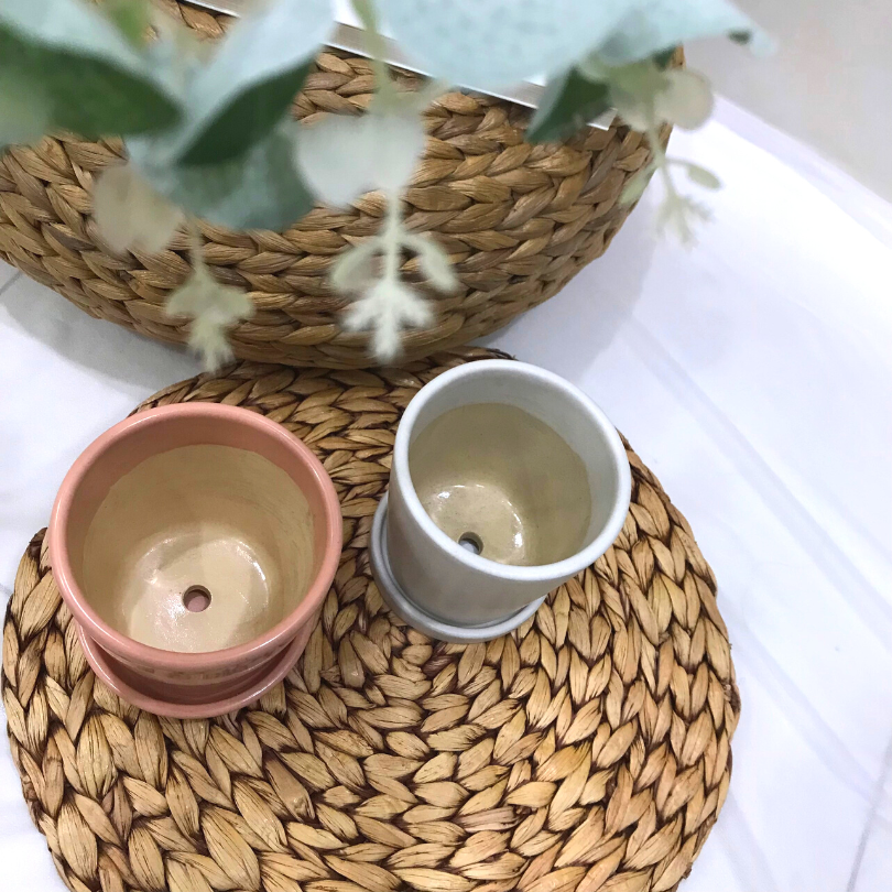 Chậu gốm sứ mini Smile Decor trồng cây trong nhà, sân vườn kèm đĩa