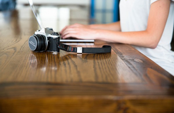 Dây đeo tay Peak Design Cuff Camera Wrist Strap - Hàng Chính Hãng