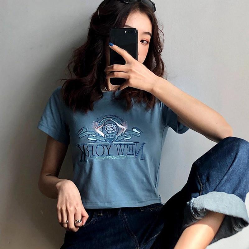 Áo Thun Ngắn Tay Màu Xanh Dương Đậm Cổ Tròn Thêu Họa Tiết Xinh Xắn Dành Cho Nữ