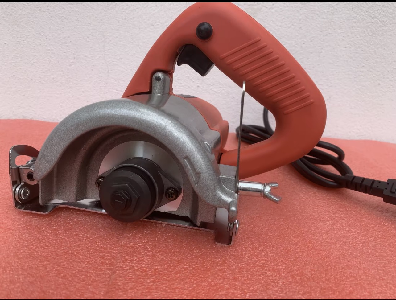 Máy cắt gạch, cắt góc 45 độ - công suất 15000W chính hã.ng MAKITEC GT110, máy lõi đồng chuẩn 100%