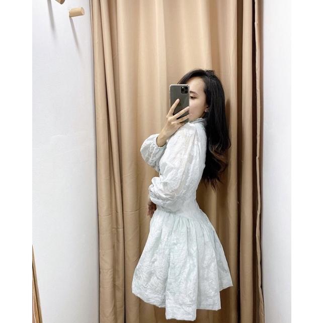 ĐẦM HOA NỔI CỔ TRỤ THẮT NƠ TAY PHỒNG