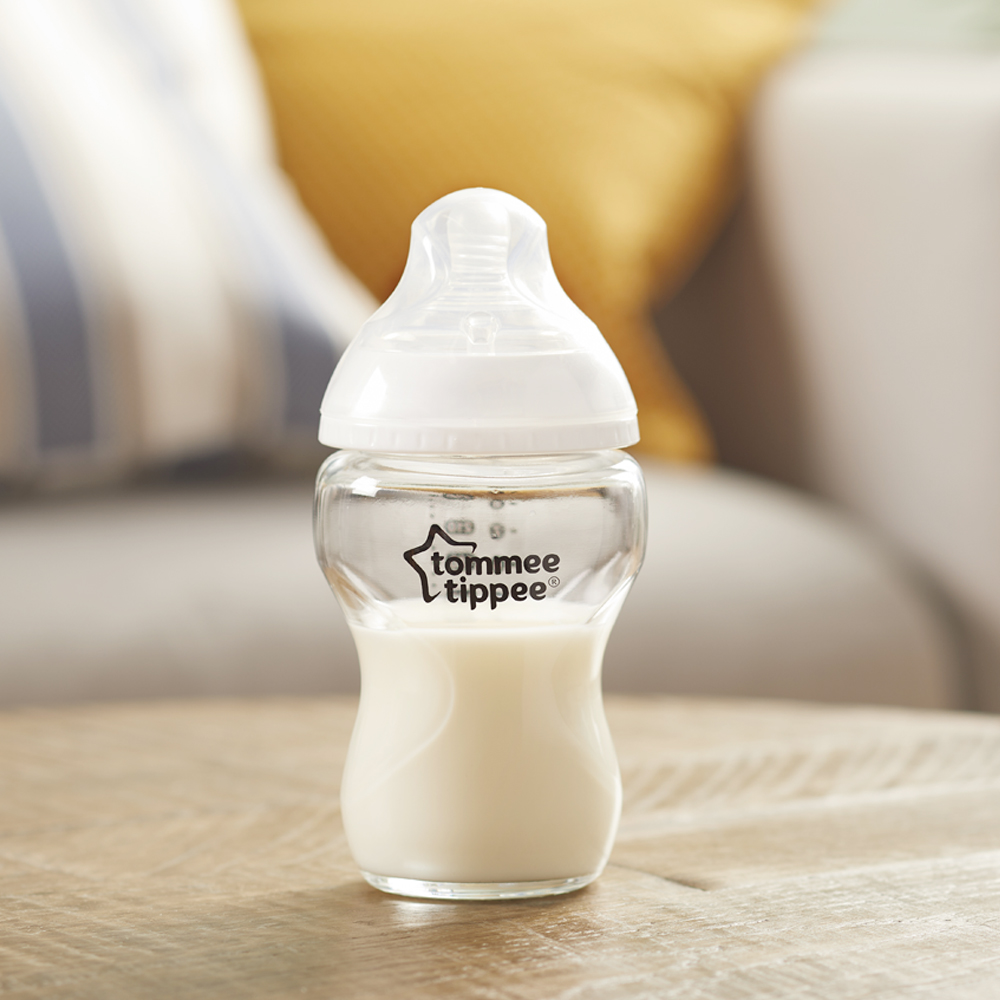 Bình sữa thủy tinh ty siêu mềm tự nhiên Tommee Tippee Closer to Nature 250ml, núm ty đi kèm 3-6 tháng