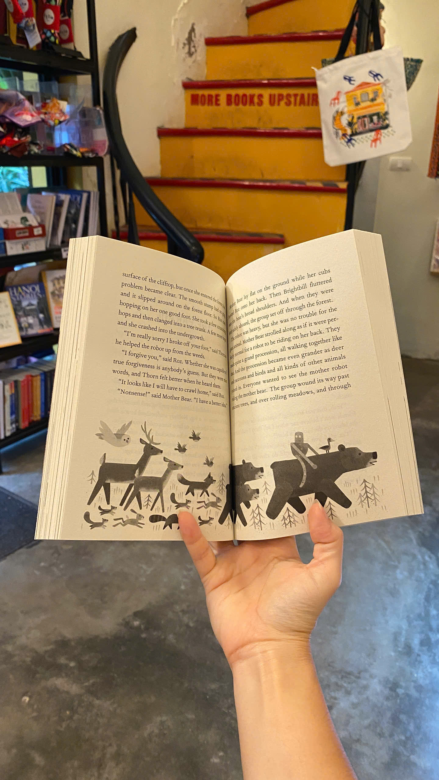 Sách - The Wild Robot by Peter Brown | Childrens Novel / Tiểu thuyết thiếu nhi tiếng Anh / Ngoại văn