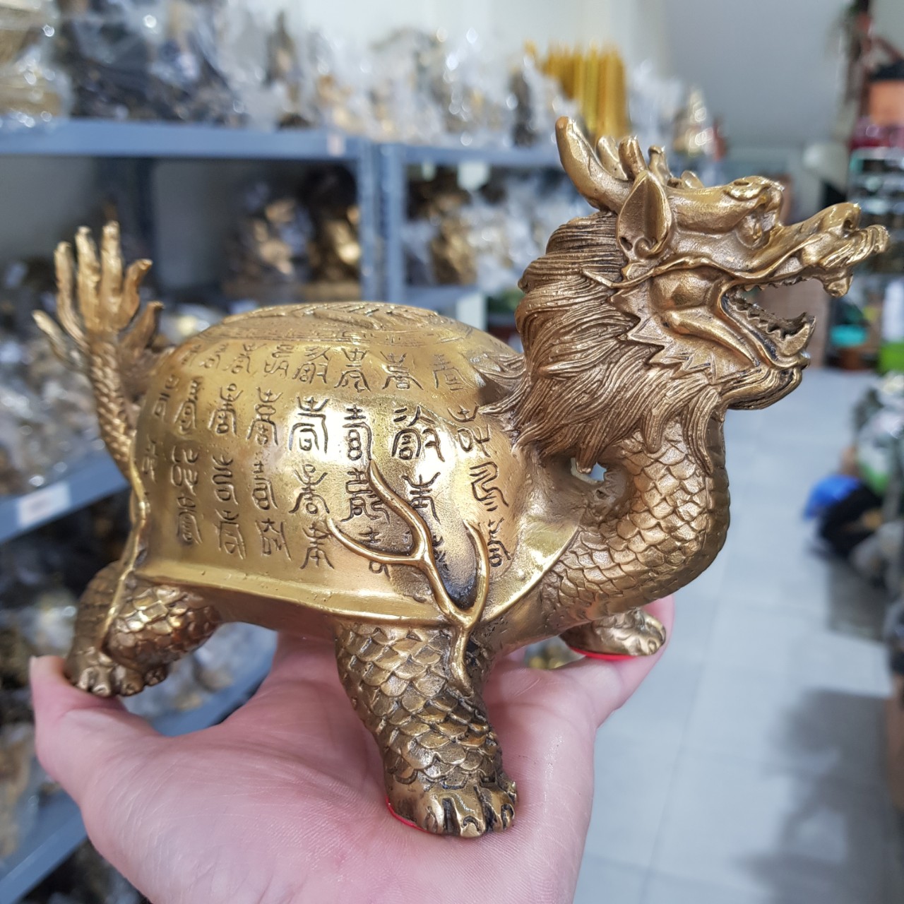 Tượng Long quy khắc chữ chất liệu bằng đồng MS525