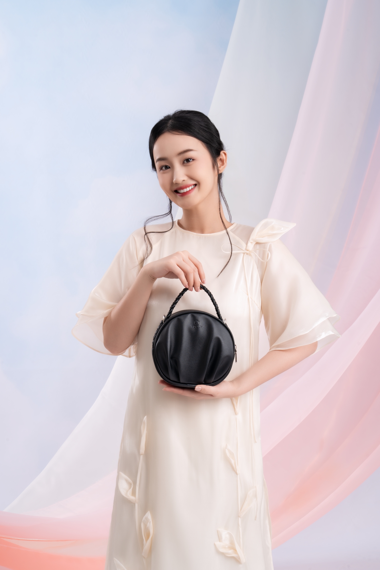 Túi Yuumy ( Thời trang nữ thiết kế nhún dáng tròn size 19 - Túi đeo chéo da Seasand YN264 )