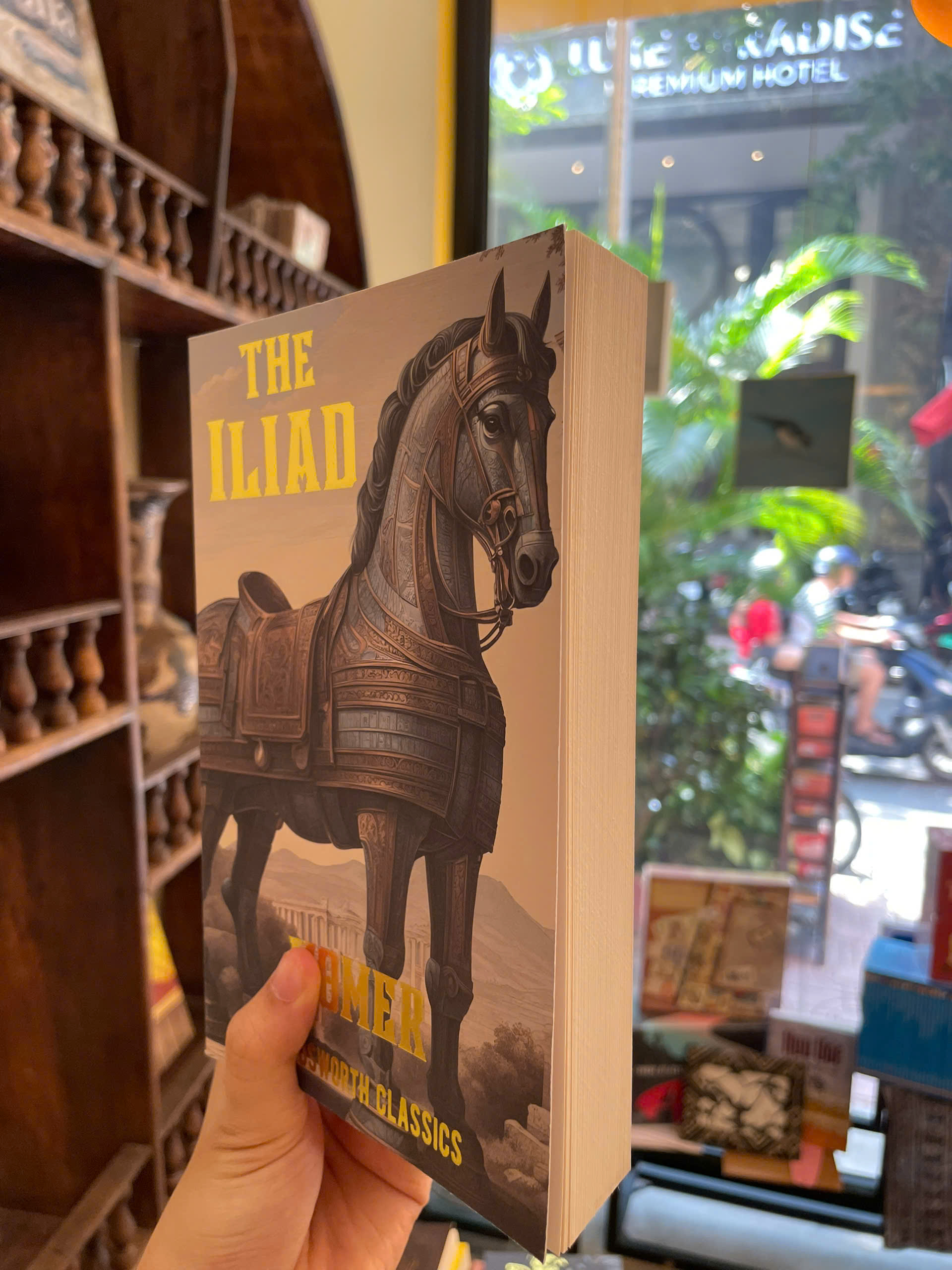 Sách - The Iliad by Homer - Classics/Poetry/Fiction book in English - Sách Ngoại Văn nhập khẩu