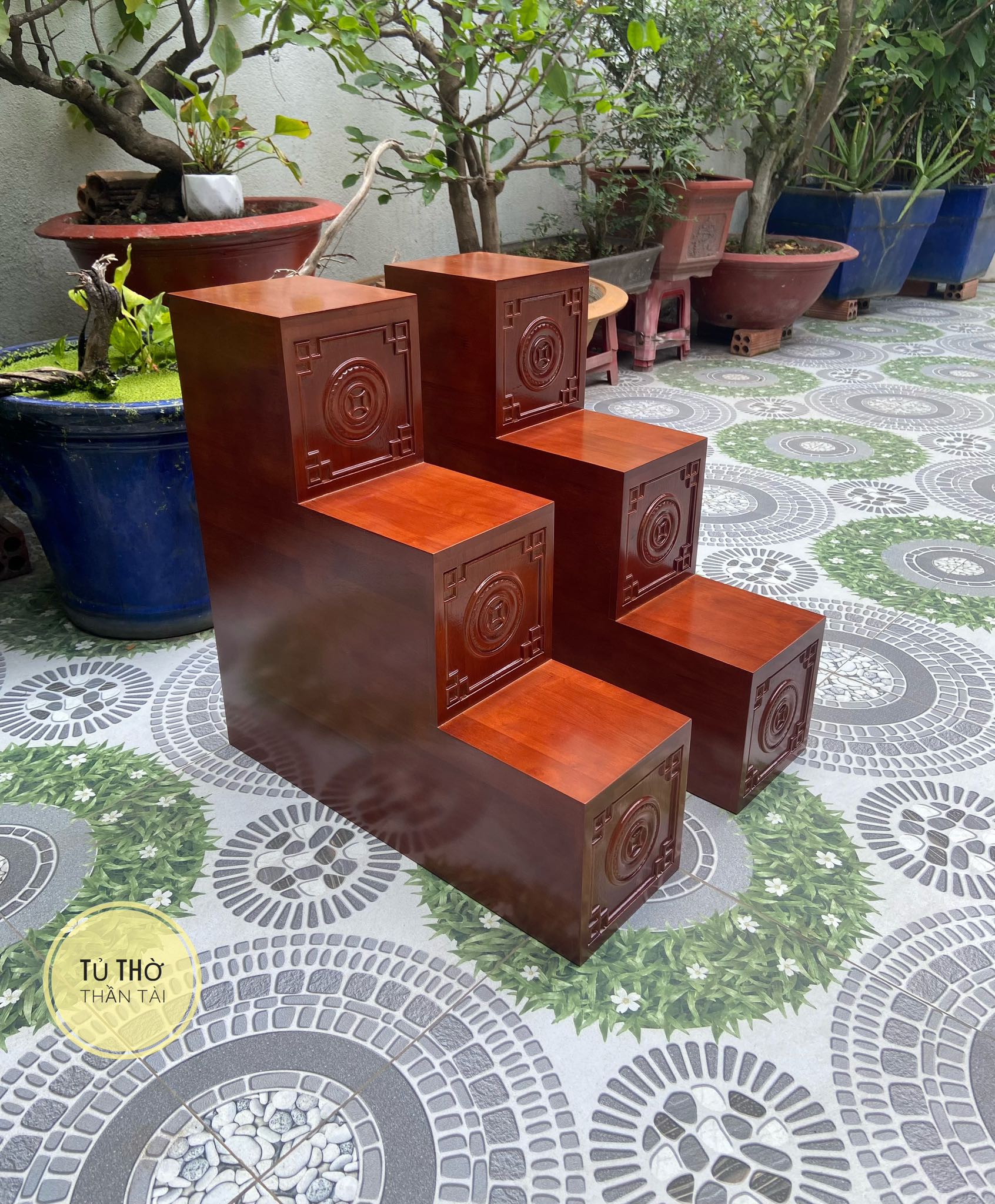 Bục tam cấp bàn thờ thần tài mẫu Đồng Xu