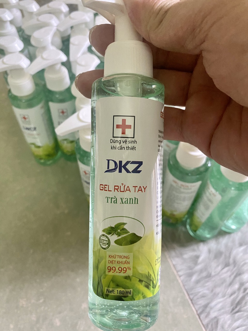 Chính Hãng Gel Rửa Tay Khô Diệt Khuẩn Trà Xanh 180ml  DKZ-White