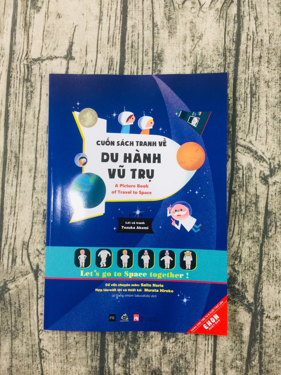 Cuốn sách tranh về du hành vũ trụ