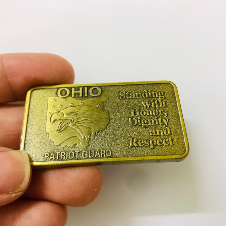 Medal hình Đại Bàng và Cờ Mỹ, dùng để lưu niệm, trang trí bàn sách, bàn làm việc, là vật phẩm sưu tầm thú vị - TMT Collection - SP005208