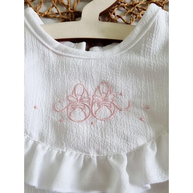 Body Trắng Cổ Thêu Cho Bé Gái 3 Đến 12kg, Bodysuit Bé Gái Kèm Nón Và Giày Chất Đũi Xốp