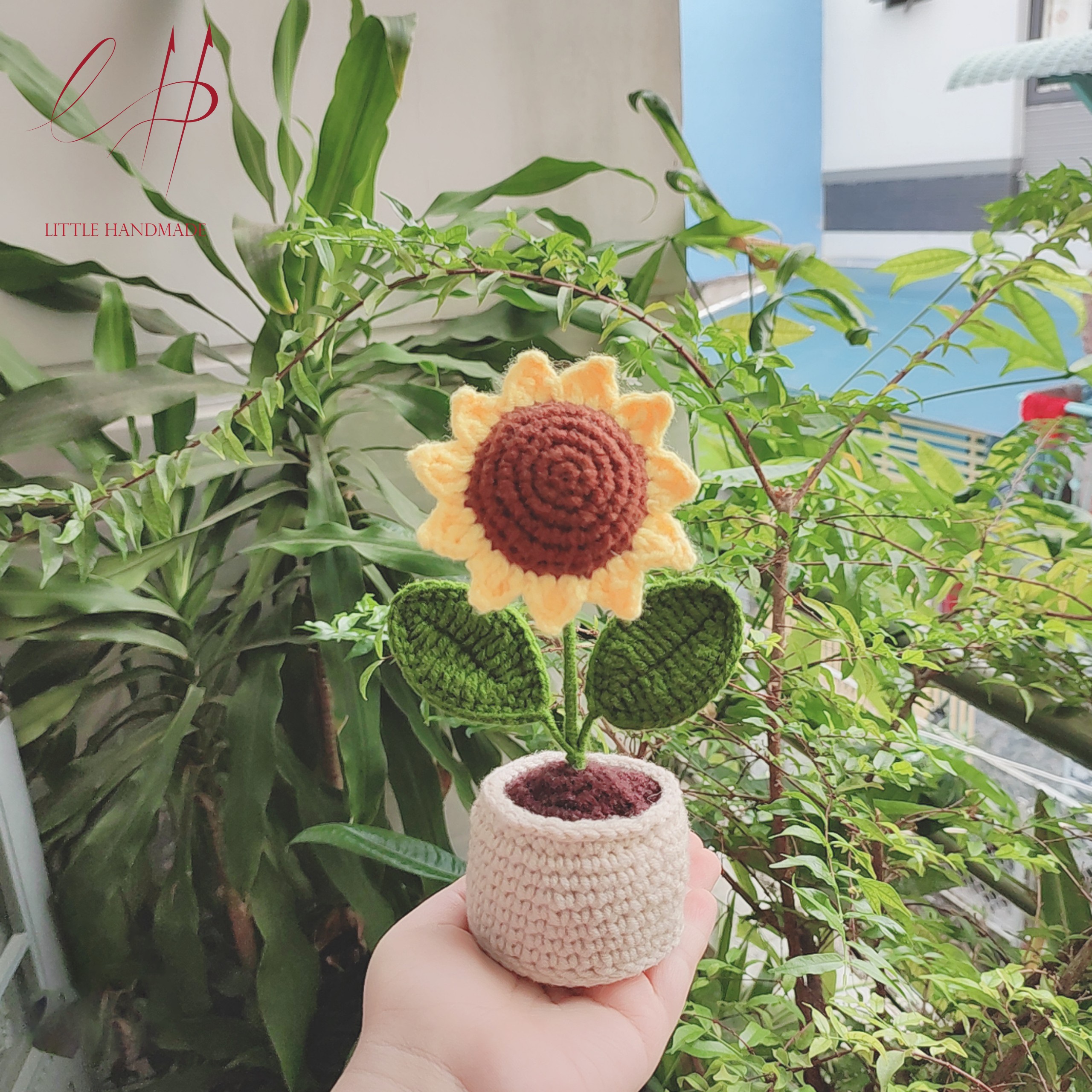 Chậu hoa hướng dương bằng len handmade 20 cm x 7 cm
