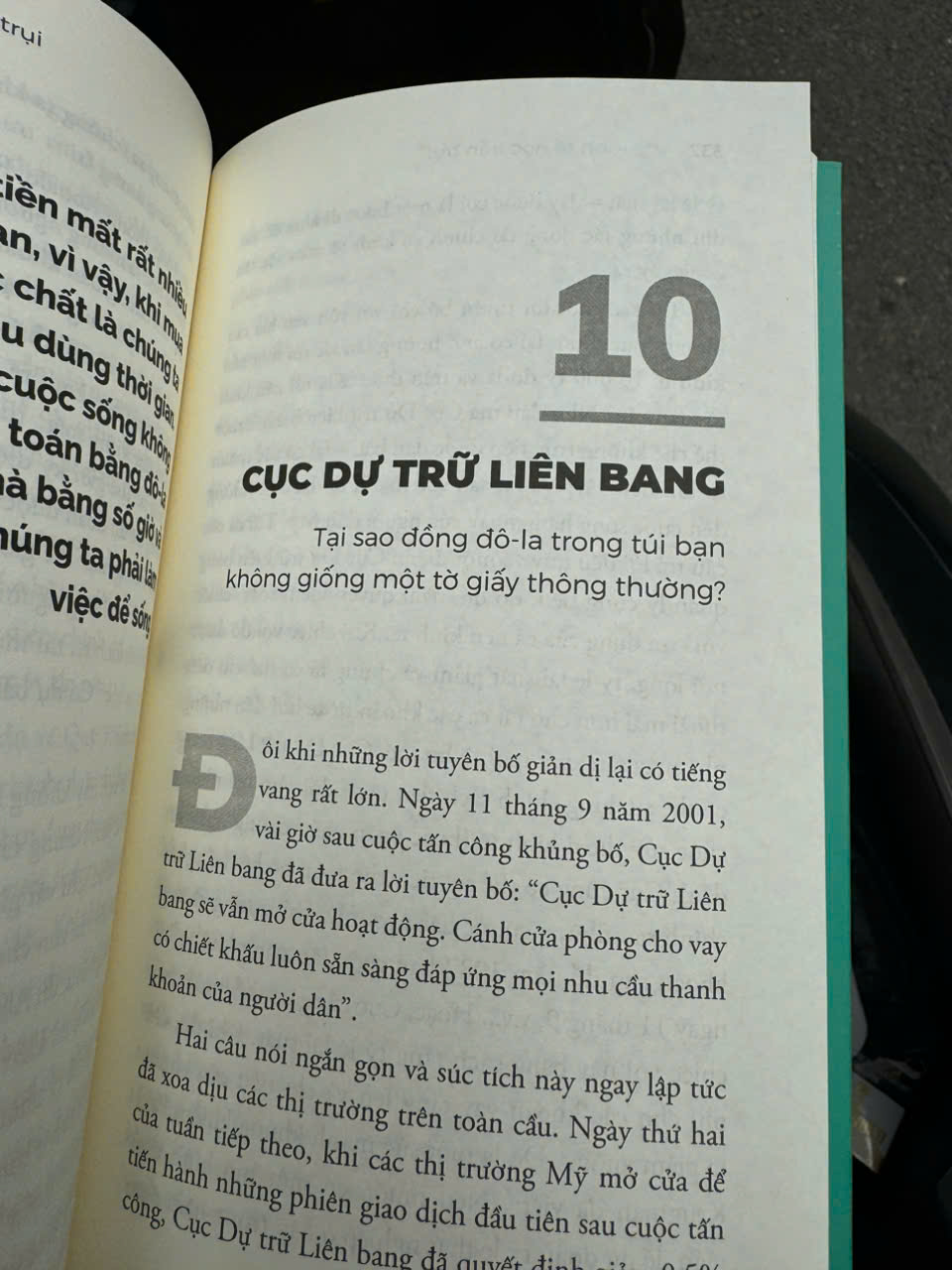 KINH TẾ HỌC TRẦN TRỤI – Charles Wheelan – Bích Ngọc dịch – Alphabooks – NXB Thế Giới