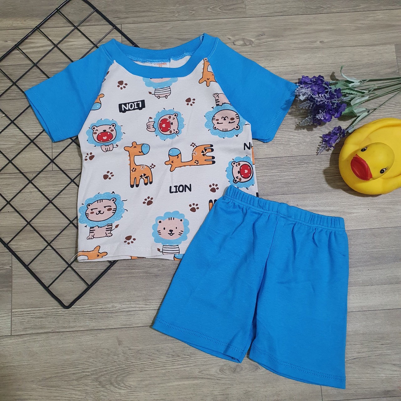 Combo 3 bộ dài tay cộc tay thun borip xuất dư như hình size đến 25kg.Giao màu ngẫu nhiên