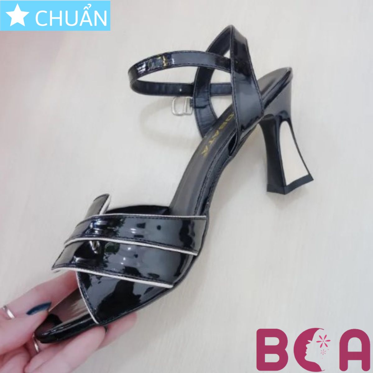 Giày cao gót nữ 7p RO442 ROSATA tại BCASHOP hở mũi, quai cài ôm cổ chân, bề mặt giày tạo vân thời trang - màu đen