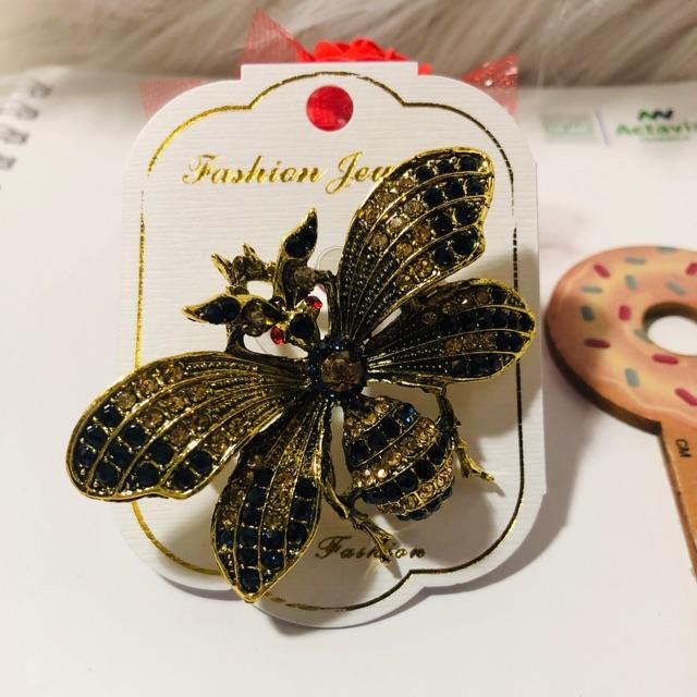 Cài áo cao cấp. KT 4 x 7cm