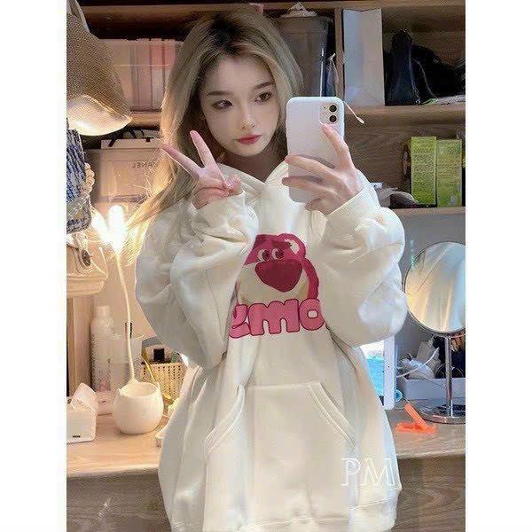 [FREESHIP] Áo Khoác Nỉ Hoodie Nam Nữ Với Chất Vải dày Dặn Áo Có In Hình Gấu Dâu Dễ Thương Với Dáng Form Rộng Cực Đẹp Hàng Hot Trend HTM FASHION - Trắng