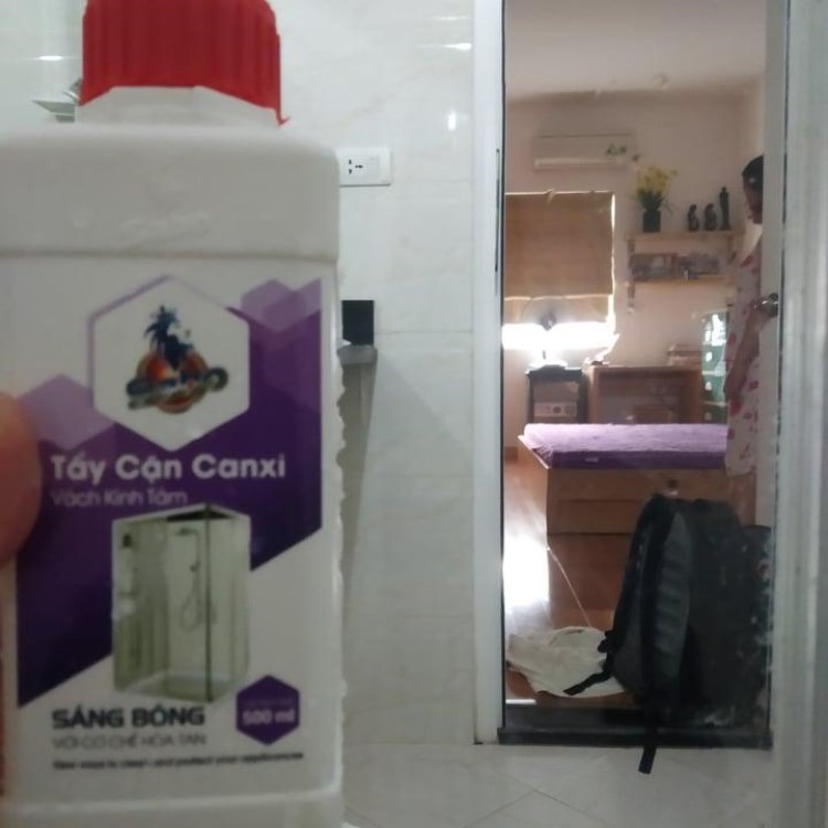 Tẩy Cặn Canxi Ố Loang Trên Vách Kính Tắm Sabo-K Chai 1 lít