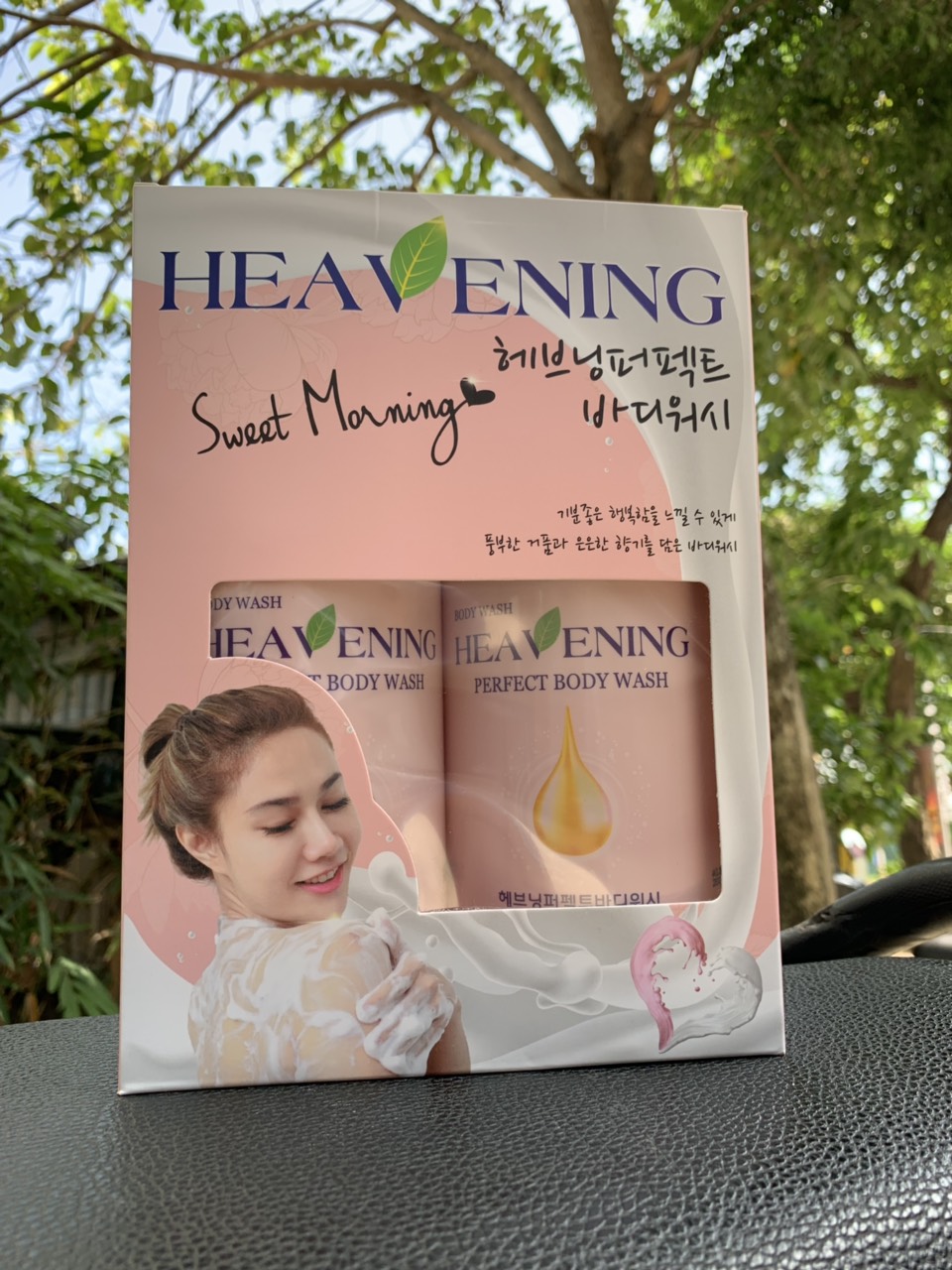 Set 02 sữa tắm Heavening tặng kèm dụng cụ chà gót đá San Hô tự nhiên - Hàng nội địa Hàn Quốc