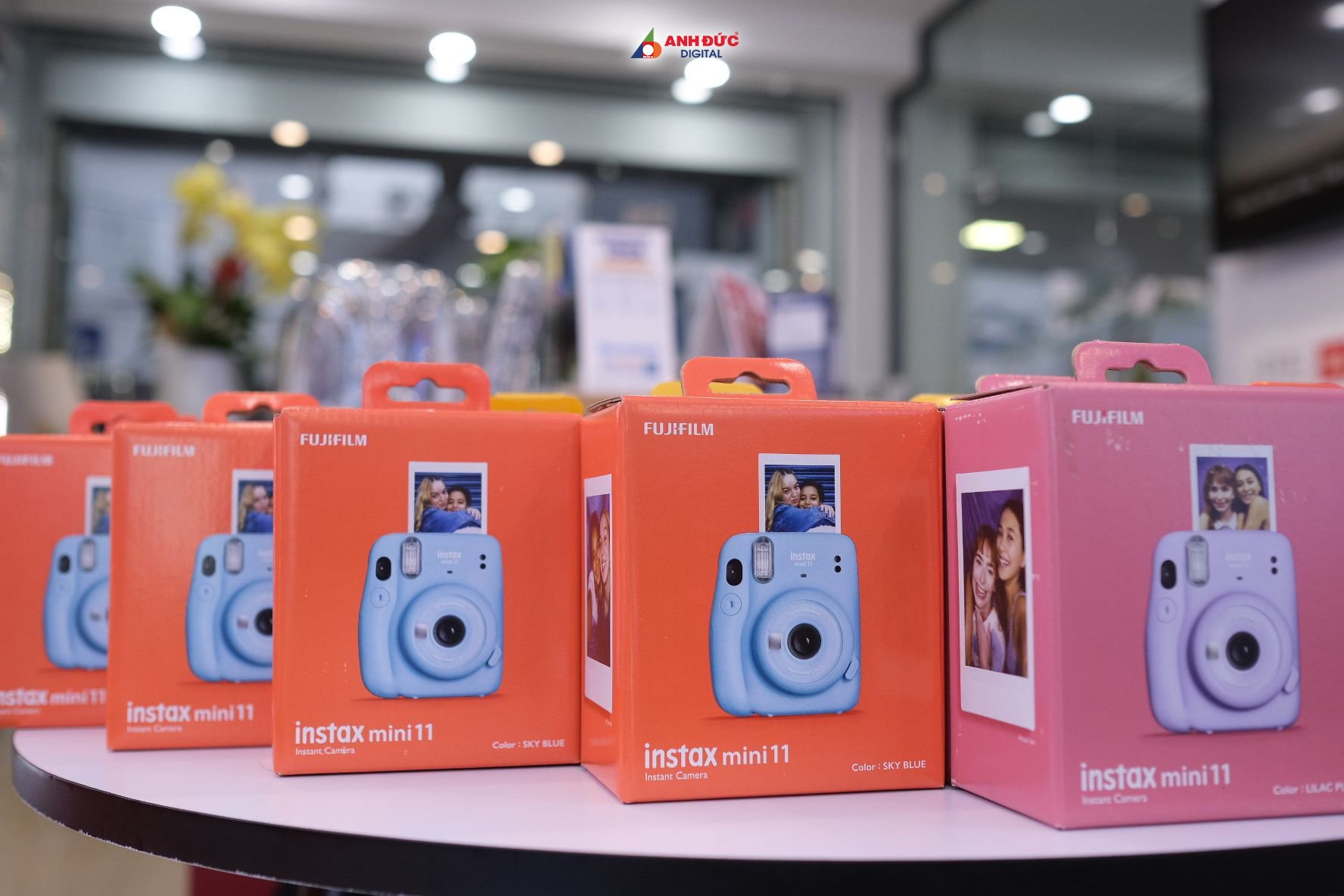 Máy Ảnh Chụp Lấy Liền Fujifilm Instax Mini 12 - Hàng Chính Hãng - Bảo Hành 12 Tháng