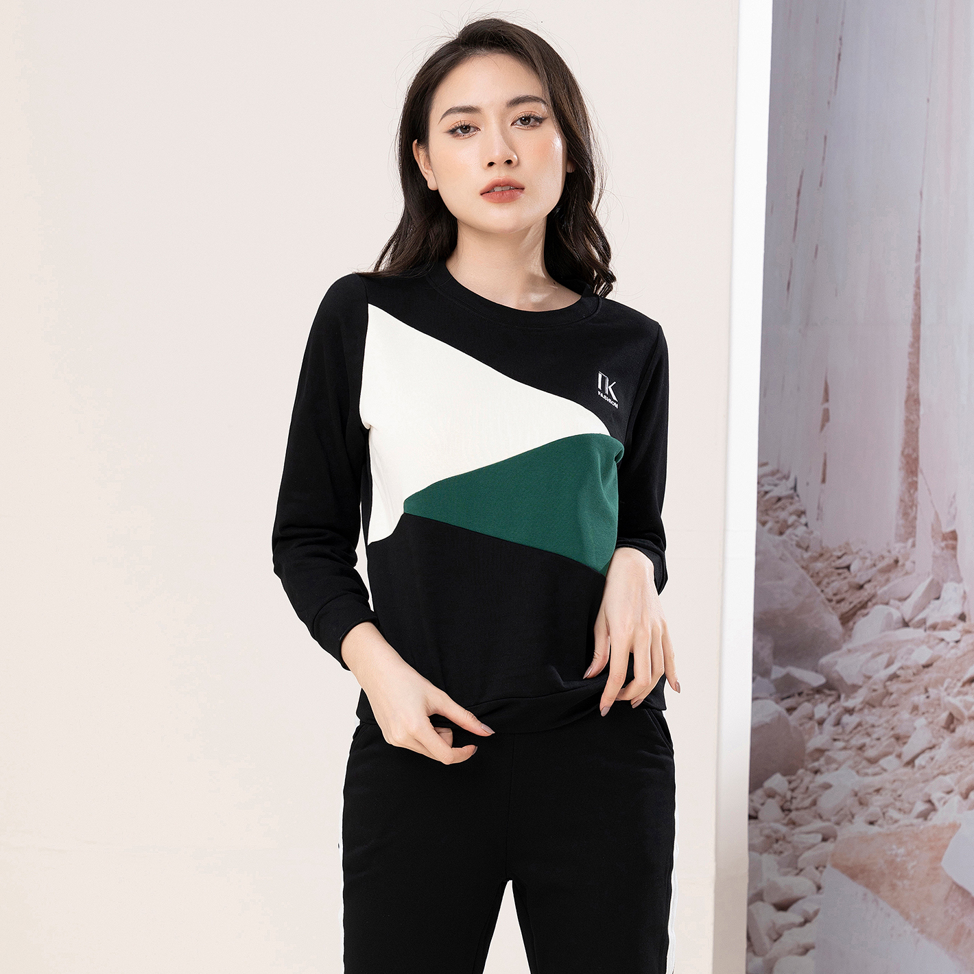 Bộ Đồ Nỉ Phối Tam Giác UK Fashion Vải Mềm Mịn nhập khẩu Phong Cách Hàn Quốc NKBD2210002 - M