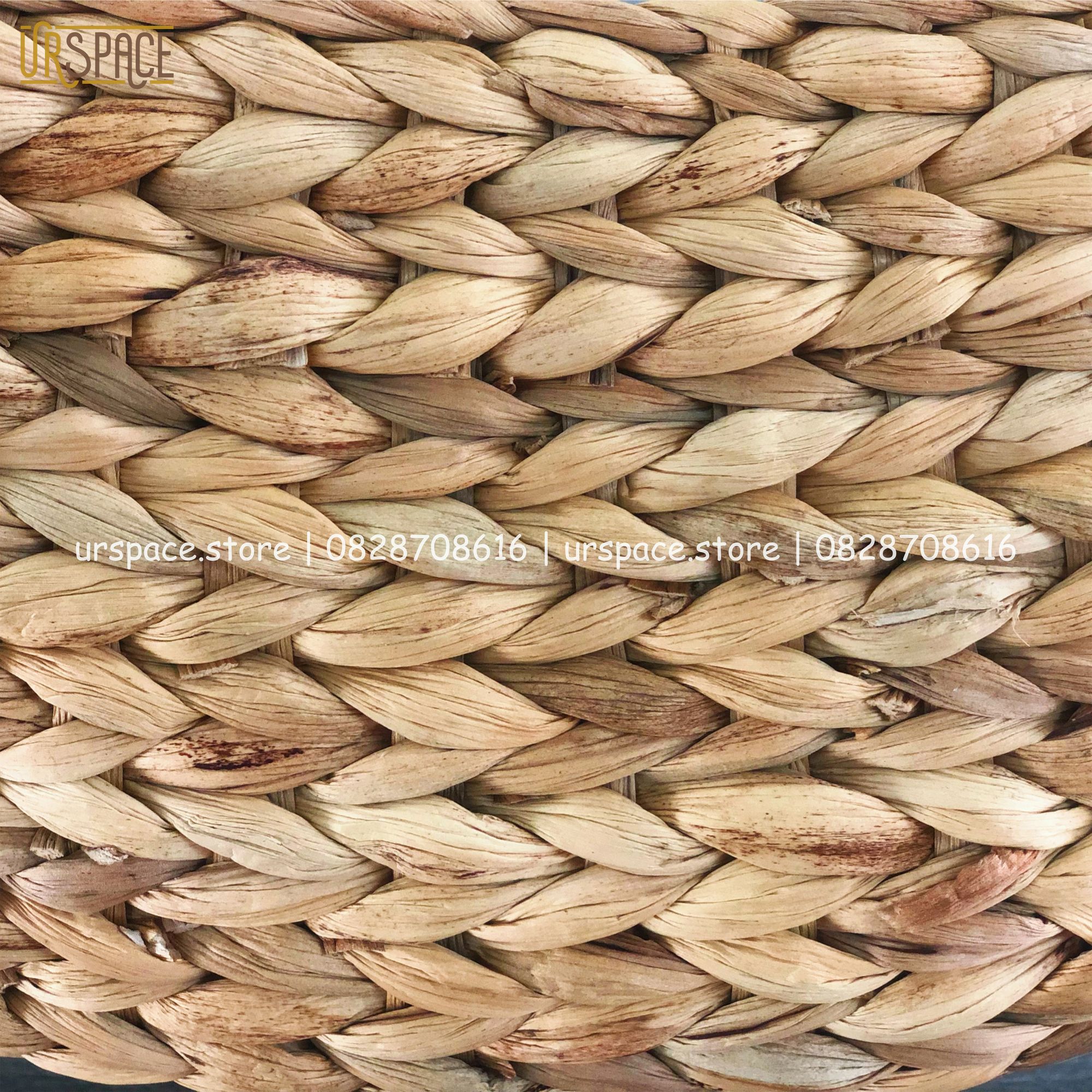Giỏ cói giỏ quà tặng hình thuyền đừng đồ đa năng có quai cầm Ur Space/ Hand-woven curved hyacinth gift basket