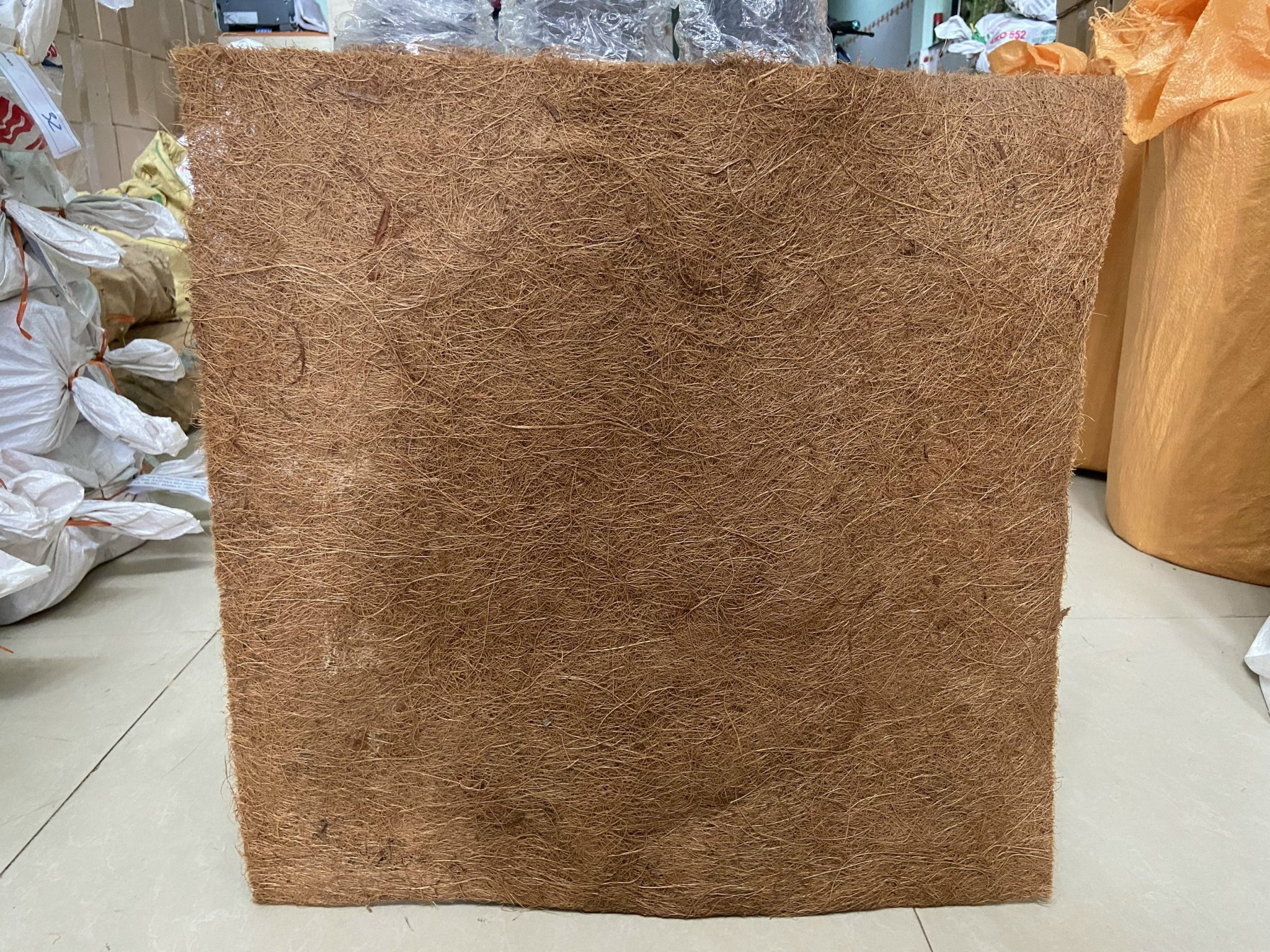 Thảm xơ dừa ép KT 50x50cm, giá thể giữ ẩm cho cây trồng