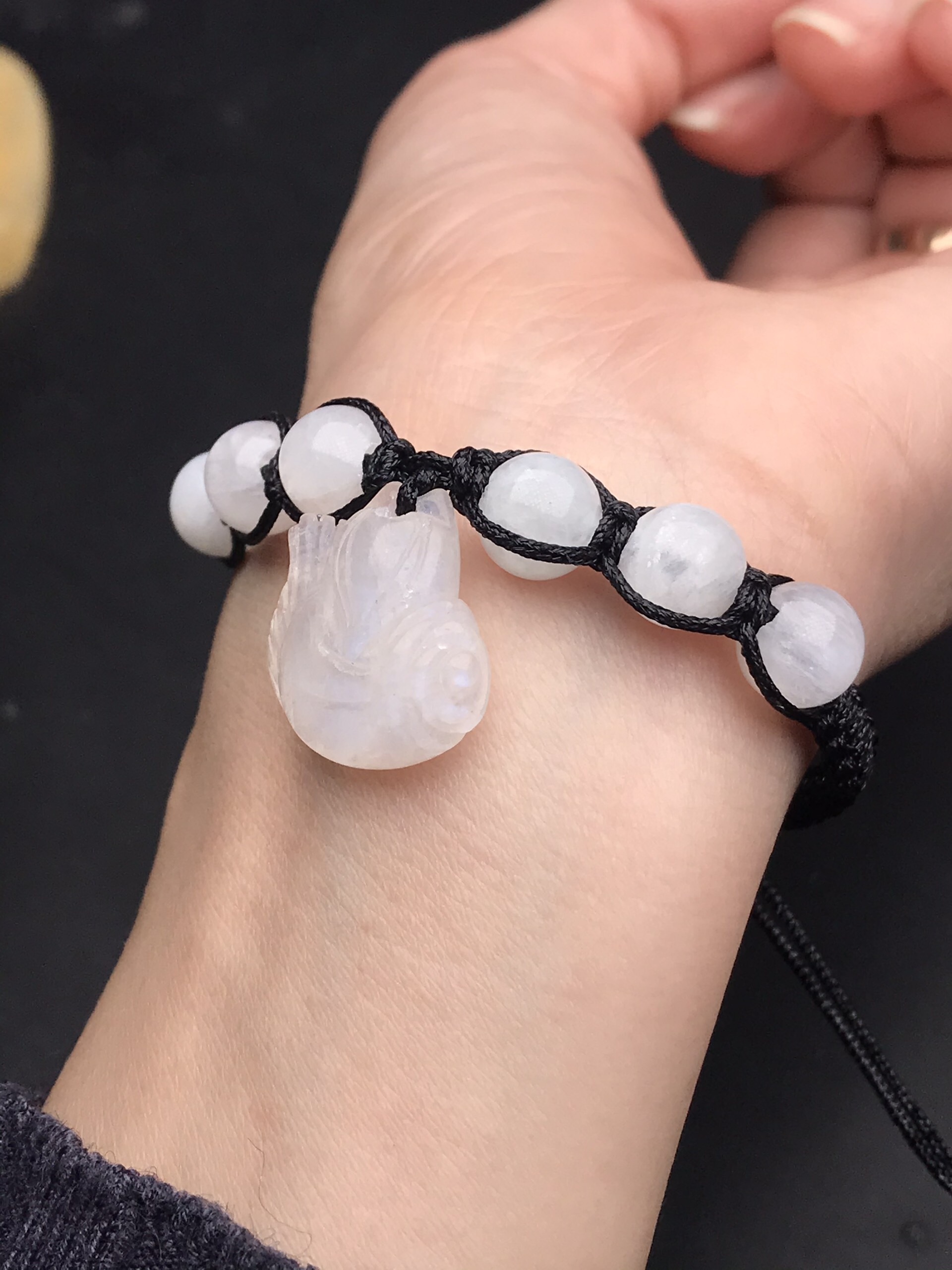 Vòng tay đá mặt trăng mix hồ ly