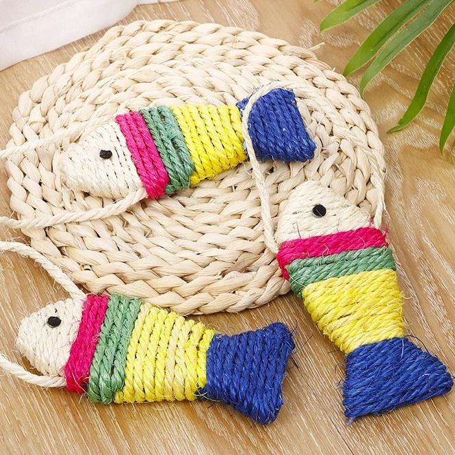 Bàn Cào Móng Dây Thừng Hình Con Cá Nhỏ Cho Mèo