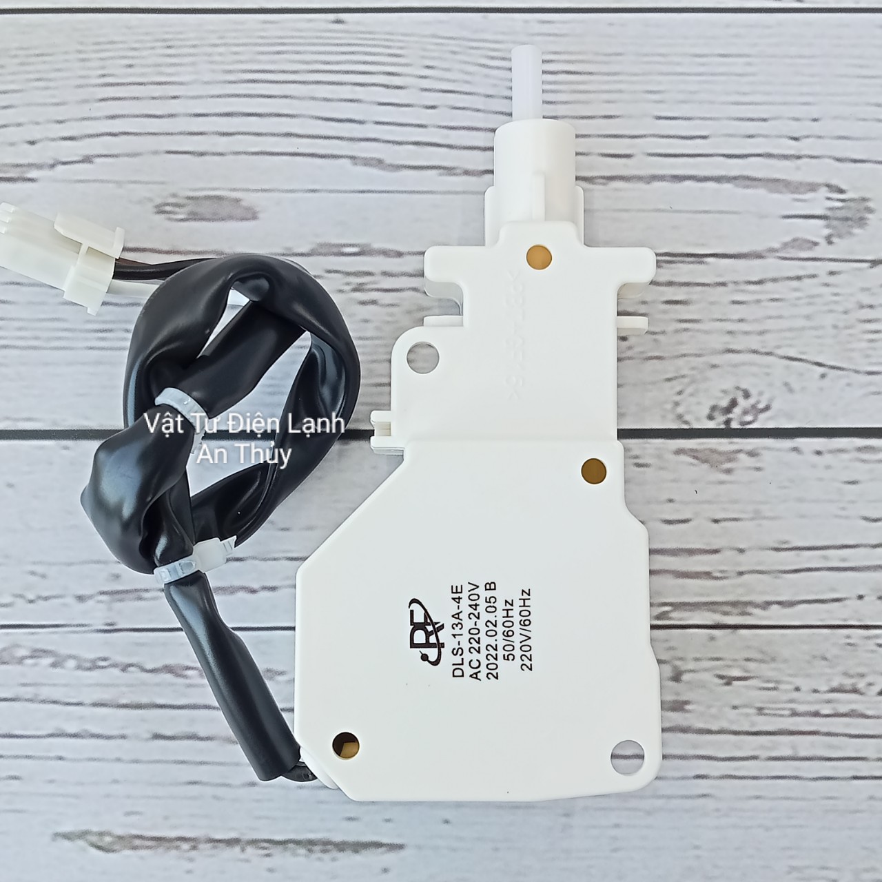 Công tắc khóa cửa máy giặt TOSHIBA cửa trên D980 3 chân 220V RF DLS-13a-4E