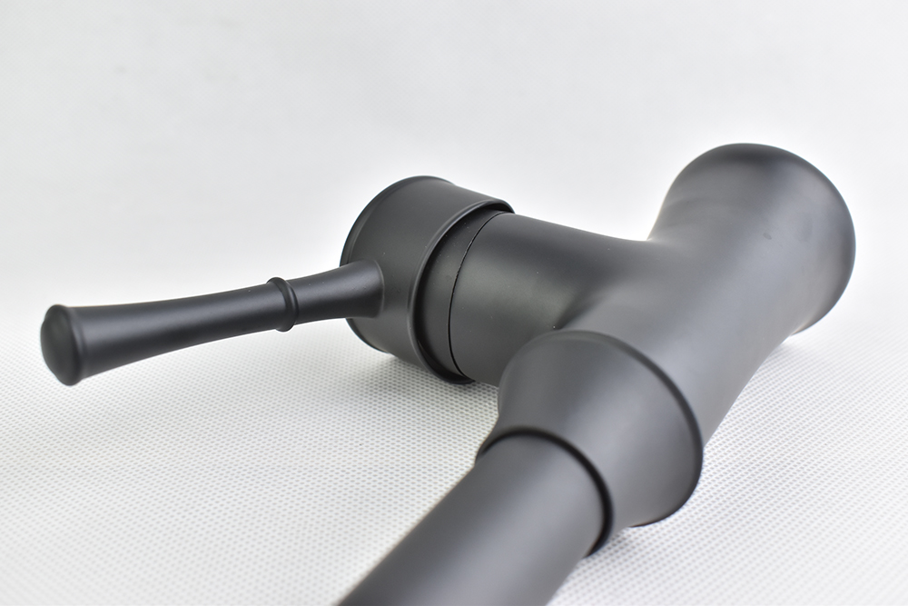 Vòi bếp Nhập khẩu Nguyên Chiếc Trắng Bạc  B013