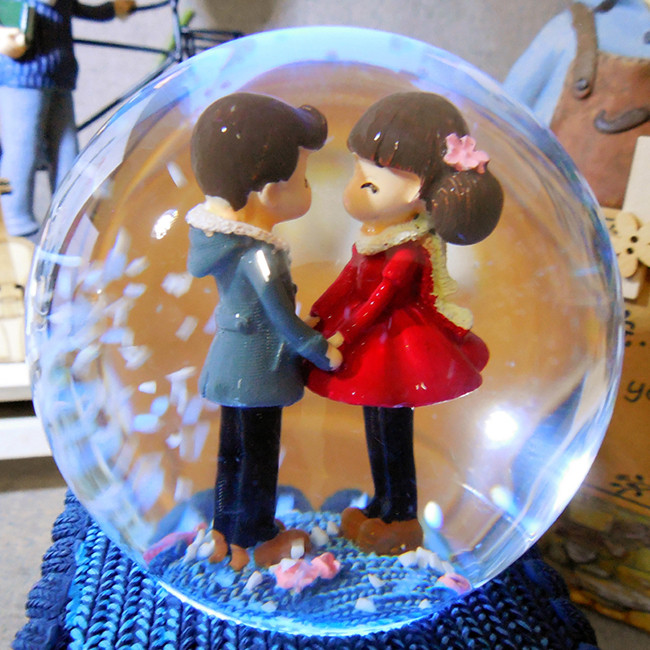 Hộp nhạc quả cầu cặp tình nhân