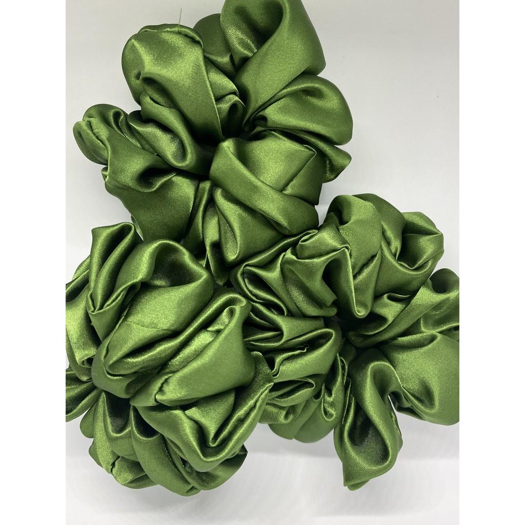 Combo dây đồng hồ apple watch và scrunchies dây cột tóc, buộc tóc vải satin lụa xanh lá cao cấp