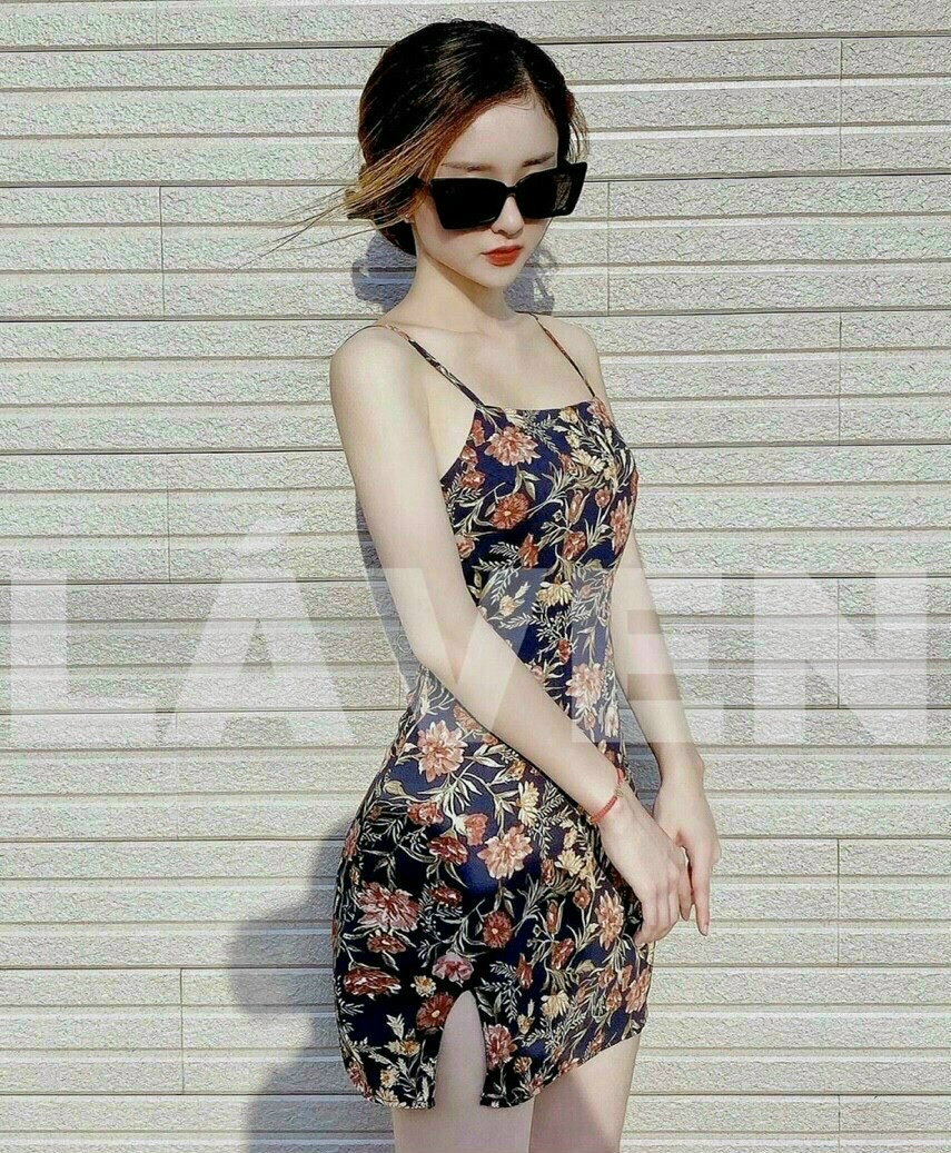 Đầm 2 dây xẻ tà siêu quyến rũ