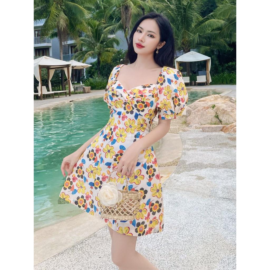 RECHIC Đầm ngắn Anjelica cổ vuông xếp ly ngực dịu dàng nữ tính phù hợp đi dạo phố
