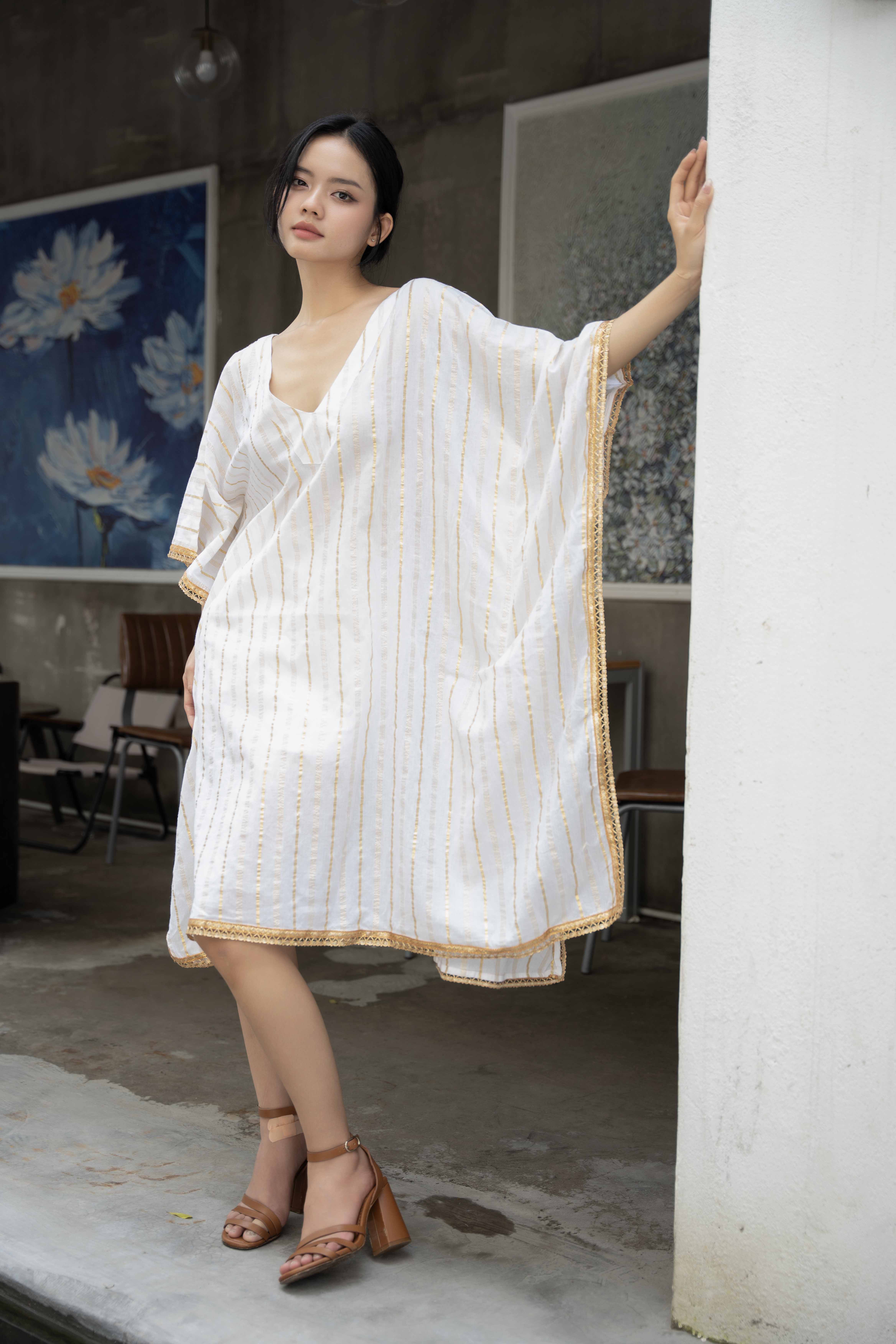 Đầm Trắng Cánh Dơi Cotton Isla Bonita
