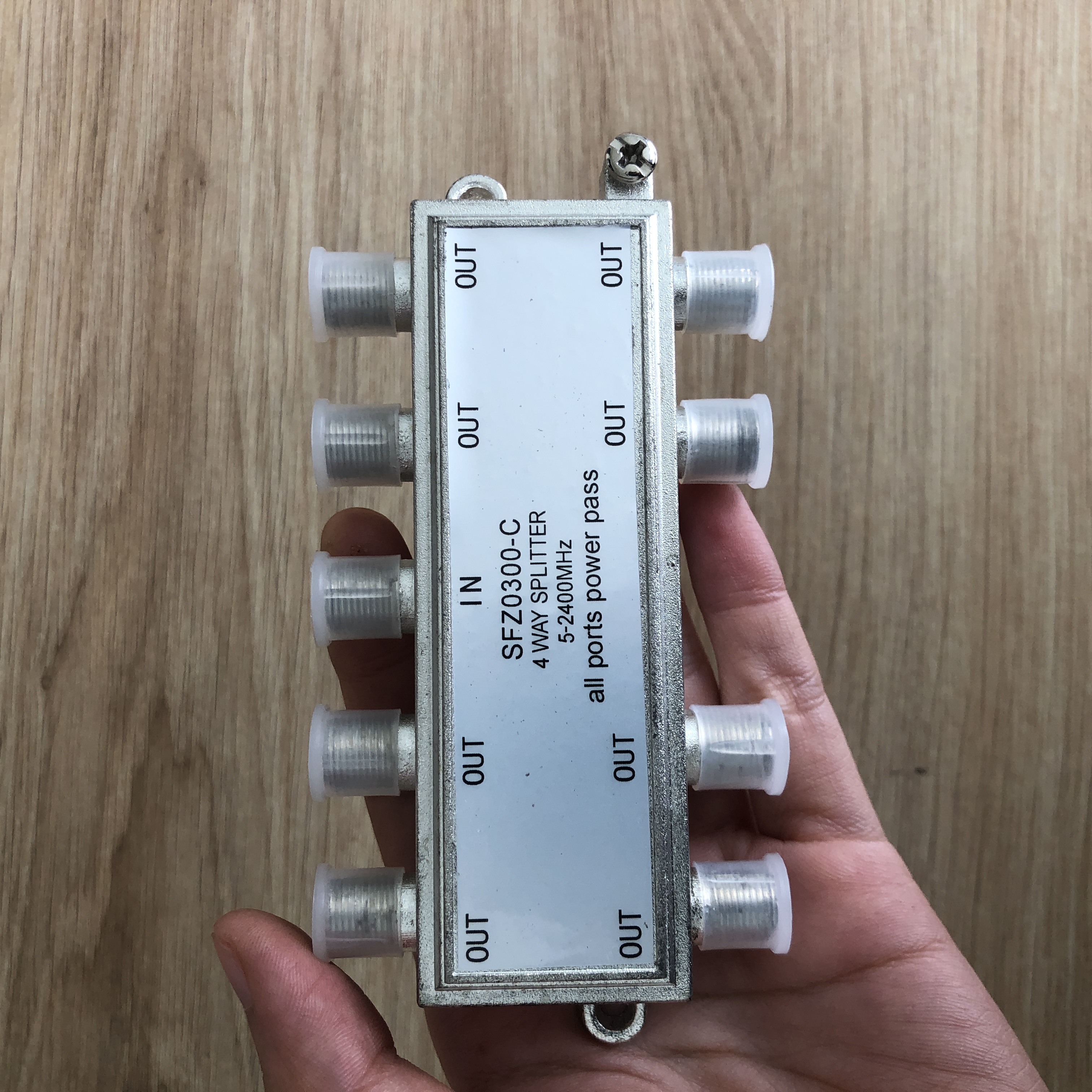 Bộ chia 8 vệ tinh 5-24000MHZ FZ SFZ0300C