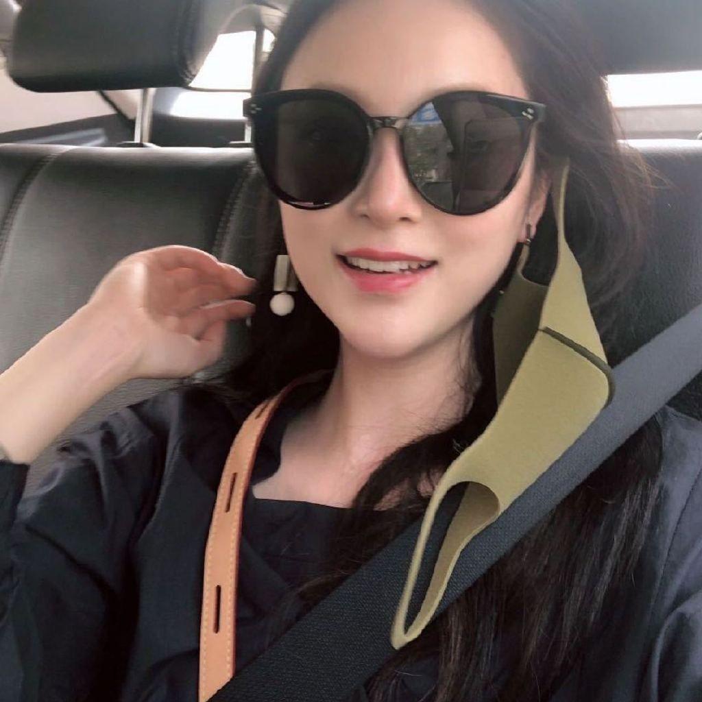 DONGSHOP 2023 Mùa hè Hàn Quốc cổ điển sling váy hoa mảnh đầm thiết kế phụ nữ nhỏ v cổ khí chất một từ váy ngắn