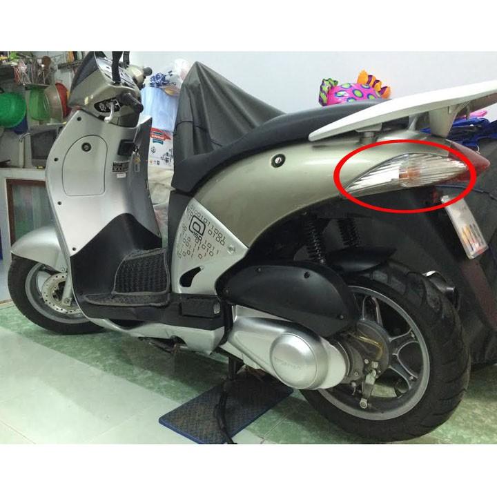 Bộ 02 nắp đèn xi nhan SAU cho xe @ 150 - Màu Trắng - A2017