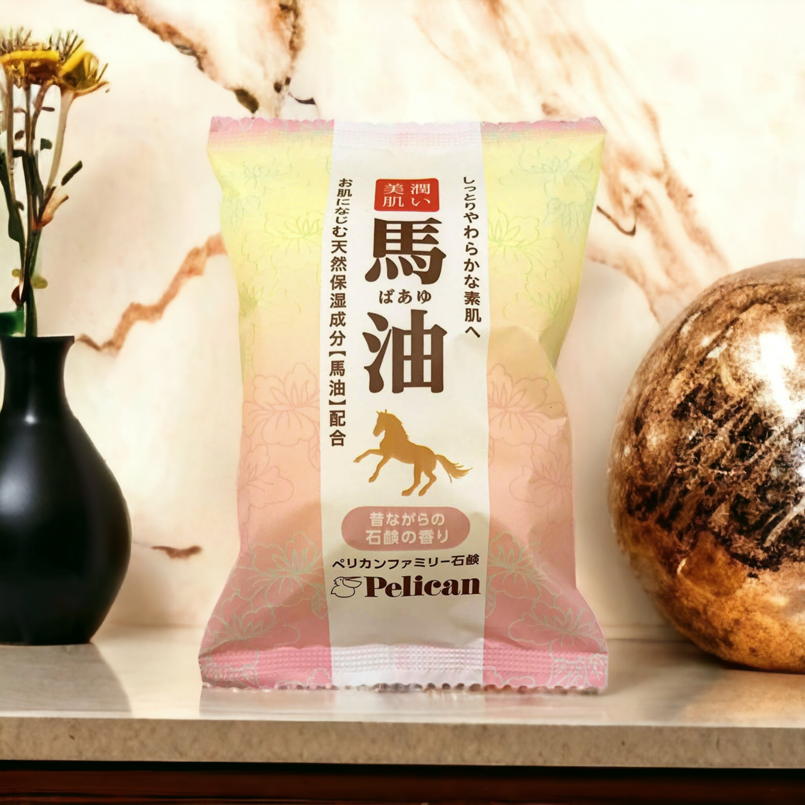 Xà Phòng Rửa Mặt Dưỡng Trắng Mịn Da Pelican Family Soap Horse Oil Chiết Xuất Từ Dầu Ngựa (80g)