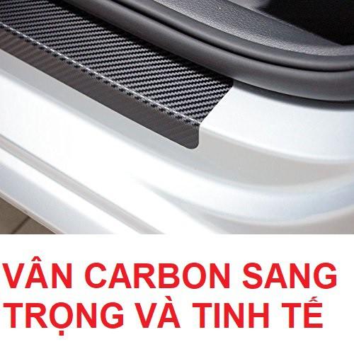 4 Tấm dán miếng dán decal đề can carbon chống xước bậc cửa ô tô xe hơi màu đen